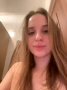 EdnaBradley online show from December 18, 2025, 2:06 am