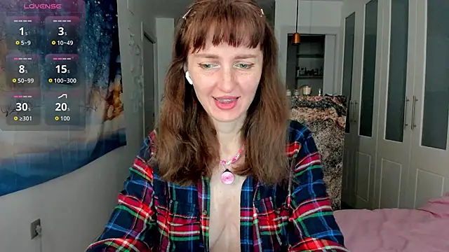 YourSexyNeighbour online show from December 15, 2025, 4:44 pm