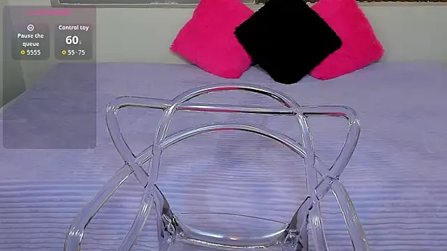 AmyBarton02 online show from September 9, 2025, 3:55 pm