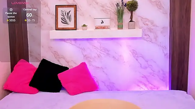 AmyBarton02 online show from March 6, 2026, 6:48 pm