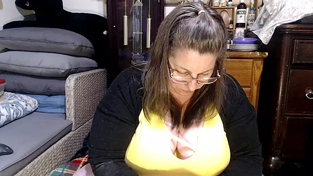 ladyscarlotta online show from February 25, 2025, 1:41 am