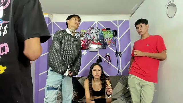 Fresahot2005 online show from December 11, 2024, 7:57 pm