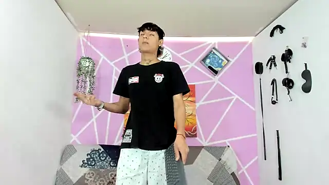 Fresahot2005 online show from February 4, 2025, 7:11 pm