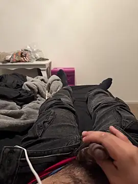 alanrguzoso012 online show from November 15, 2025, 9:17 am