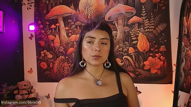 6Briela9  online show from February 20, 2026, 8:31 pm