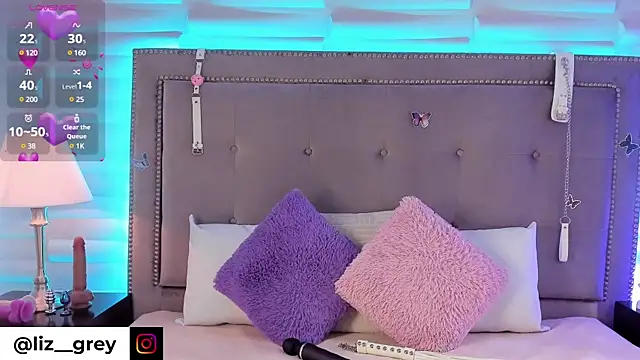 Liz grey  online show from March 4, 2025, 8:27 pm