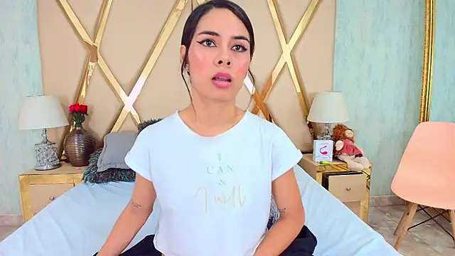 NicoleEsposito online show from February 13, 2025, 9:20 am