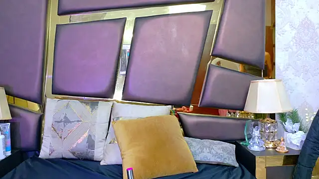 NicoleEsposito online show from March 25, 2026, 12:33 pm