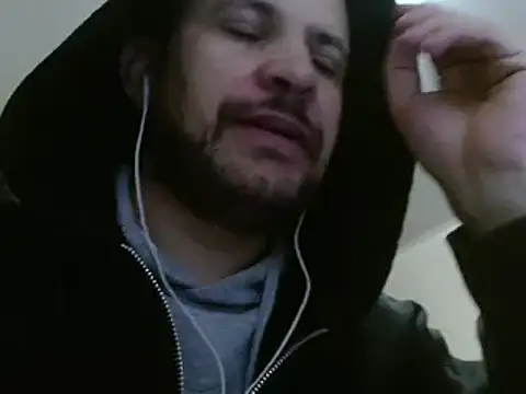 camiloking1720 online show from January 24, 2025, 12:42 am