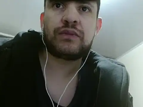 camiloking1720 online show from February 4, 2025, 2:07 am