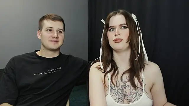 Pinku kitsune online show from February 15, 2025, 5:28 pm