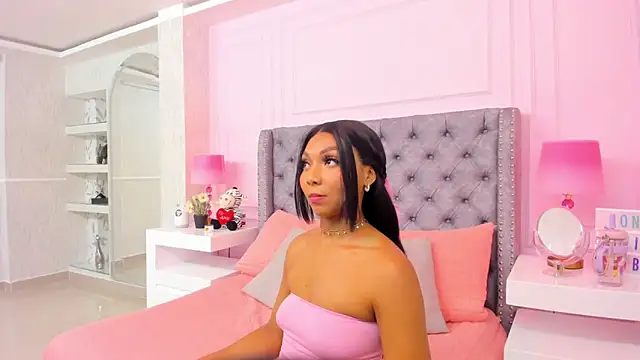 HaileeRoberts online show from February 24, 2025, 12:26 pm