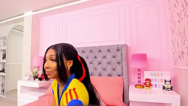 HaileeRoberts online show from February 27, 2025, 12:13 pm