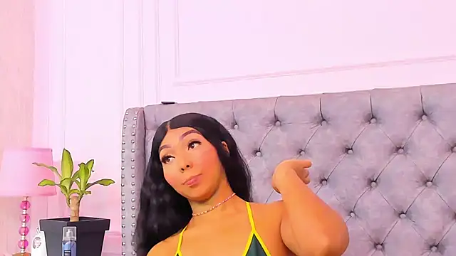 Snapshot of HaileeRoberts chatting on January 18, 2026, 1:04 pm HaileeRoberts online show from January 18, 2026, 1:04 pm