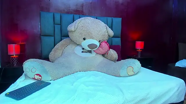 Snapshot of Dulcex69 chatting on February 24, 2025, 4:47 pm Dulcex69 online show from February 24, 2025, 4:47 pm