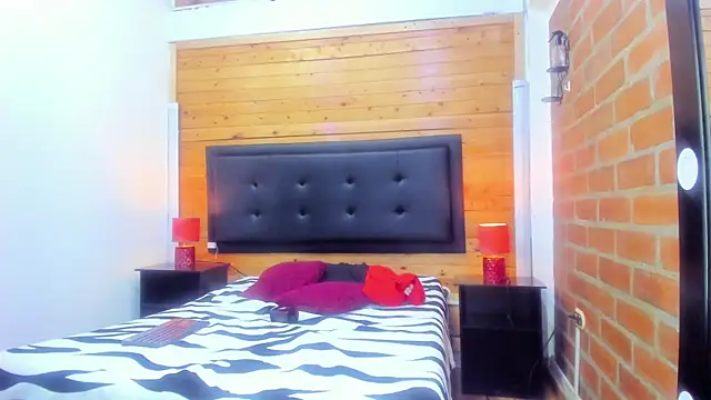 Snapshot of Dulcex69 chatting on March 1, 2025, 1:40 pm Dulcex69 online show from March 1, 2025, 1:40 pm