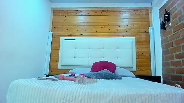 Dulcex69 online show from February 28, 2026, 5:25 pm