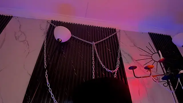 ALICEPOIXXXON online show from April 5, 2026, 9:56 pm