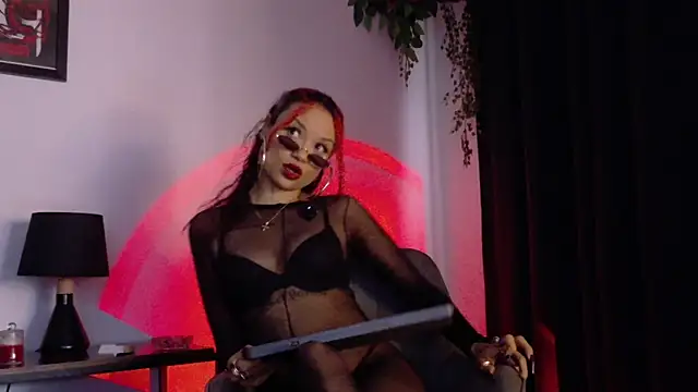 BambiiQueen online show from May 21, 2026, 2:24 pm