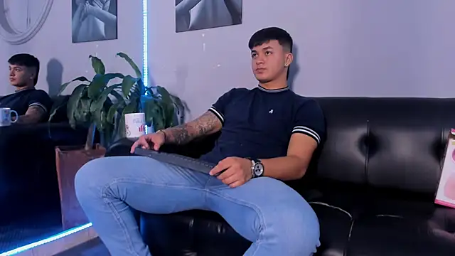 Cristopher strong online show from February 25, 2025, 2:11 pm