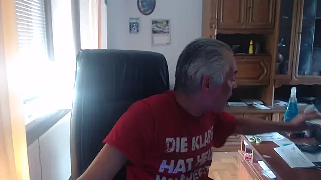 JohnnyD80 online show from June 14, 2026, 8:49 am