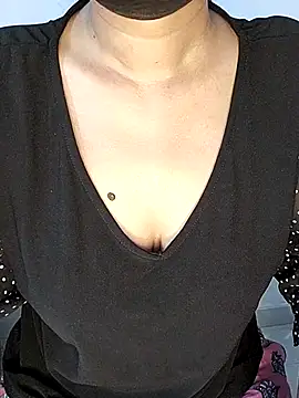 Snapshot of Ms_Neera chatting on February 19, 2025, 2:12 pm Ms Neera online show from February 19, 2025, 2:12 pm