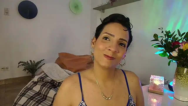 Elliee  online show from March 20, 2025, 11:34 pm