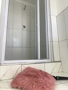 DarkBerry87 online show from March 6, 2025, 2:18 pm