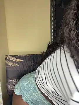 DarkBerry87 online show from April 14, 2026, 2:28 am