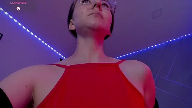 Ich Bin Julia online show from February 12, 2025, 3:49 pm