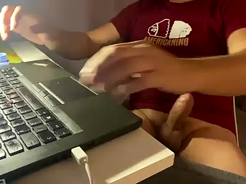 tomazu11 online show from April 20, 2026, 3:42 am