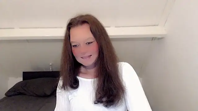 Snapshot of roxanna24 chatting on February 28, 2026, 10:33 pm roxanna24 online show from February 28, 2026, 10:33 pm