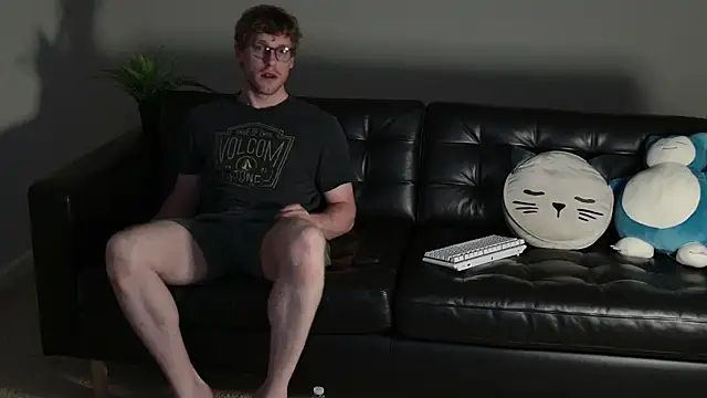 Snapshot of BlueEyedTallGuy94 chatting on September 10, 2025, 2:11 am BlueEyedTallGuy94 online show from September 10, 2025, 2:11 am