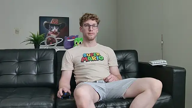 Snapshot of BlueEyedTallGuy94 chatting on September 22, 2025, 6:54 pm BlueEyedTallGuy94 online show from September 22, 2025, 6:54 pm