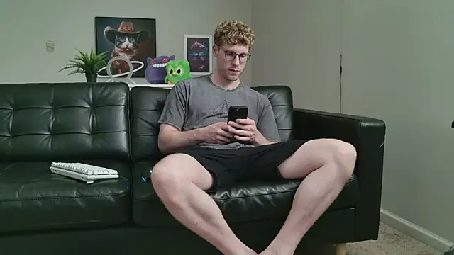 Snapshot of BlueEyedTallGuy94 chatting on September 26, 2025, 10:36 pm BlueEyedTallGuy94 online show from September 26, 2025, 10:36 pm