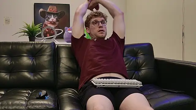 Snapshot of BlueEyedTallGuy94 chatting on September 30, 2025, 12:48 am BlueEyedTallGuy94 online show from September 30, 2025, 12:48 am