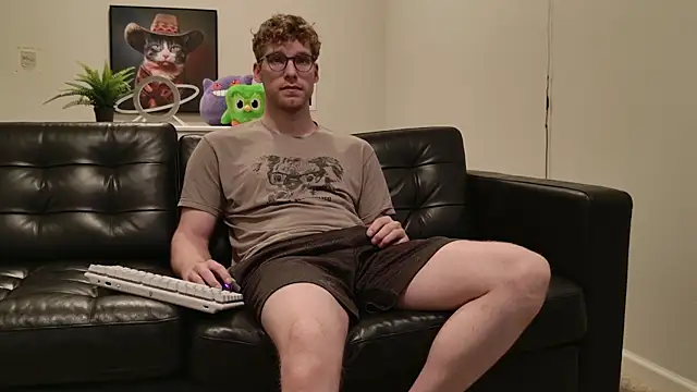 Snapshot of BlueEyedTallGuy94 chatting on October 4, 2025, 11:03 pm BlueEyedTallGuy94 online show from October 4, 2025, 11:03 pm