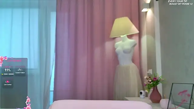 b4by LoL1 online show from September 26, 2025, 4:49 am