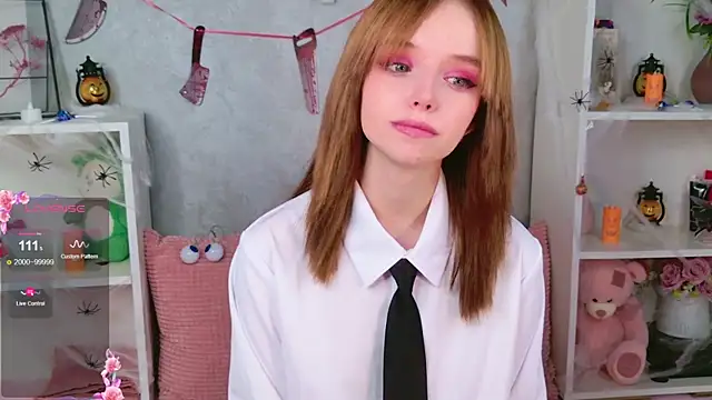 b4by LoL1 online show from November 5, 2025, 12:38 pm