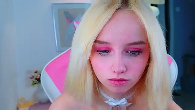 b4by LoL1 online show from April 16, 2026, 6:47 am