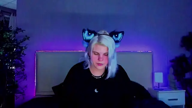 JoannLowe online show from January 15, 2025, 2:06 am