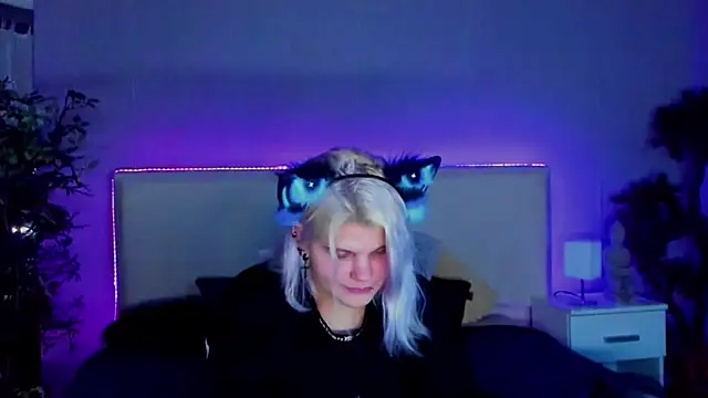 JoannLowe online show from January 20, 2025, 8:18 pm