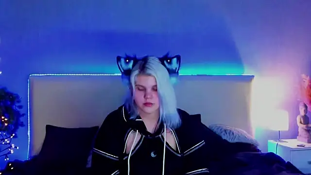 JoannLowe online show from March 5, 2025, 10:54 pm