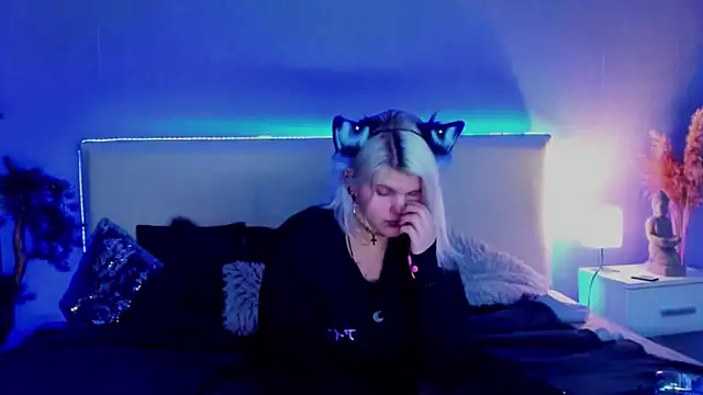 JoannLowe online show from March 16, 2025, 9:05 pm