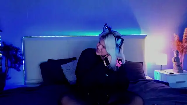 JoannLowe online show from March 18, 2025, 8:15 pm