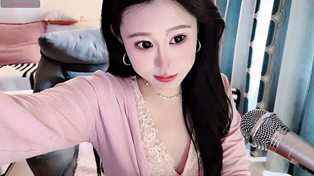 QQ-tutu online show from December 1, 2025, 2:27 am