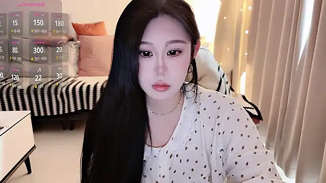 QQ-tutu online show from March 1, 2026, 2:46 am