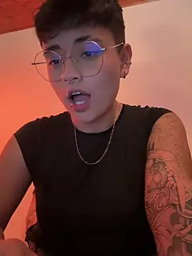 Ashley Chriss online show from January 19, 2025, 6:42 am