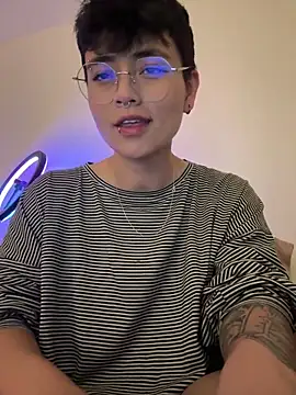 Ashley Chriss online show from March 13, 2025, 2:05 am