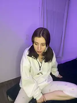 Catyloves online show from January 18, 2025, 8:52 am